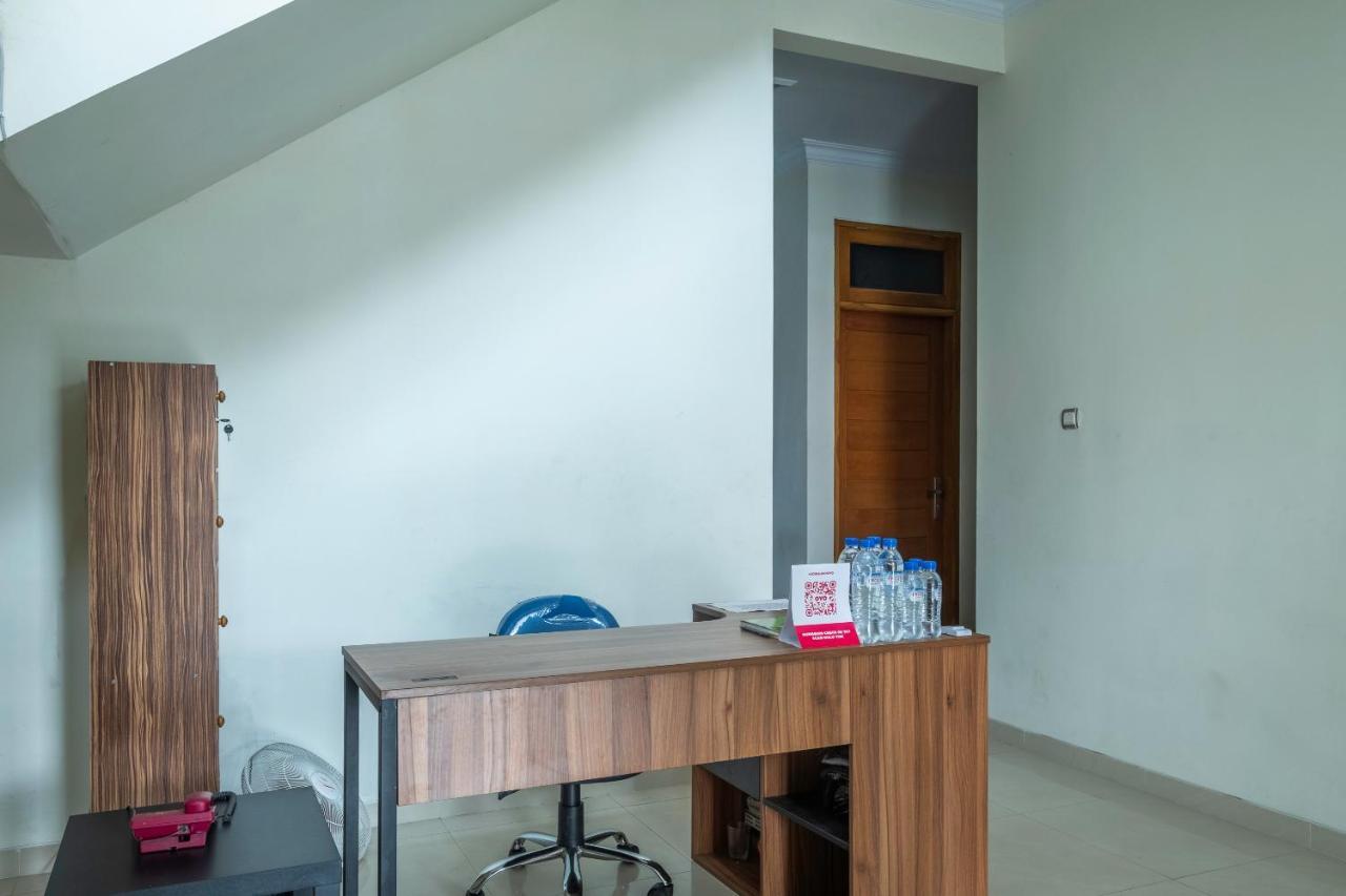 Oyo 2259 Zleepy Ks Tubun Hotel Cirebon Kültér fotó